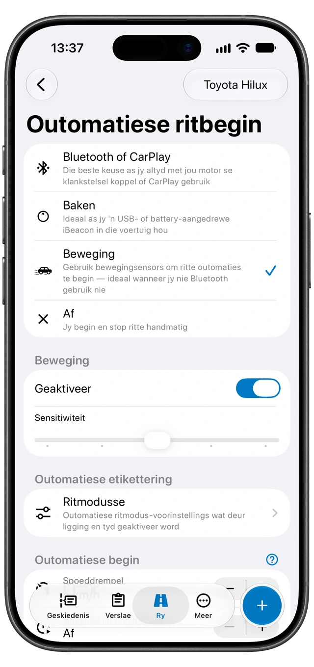Motolog se iPhone-skerm vir Outomatiese ritbegin wys die beskikbare opsporingsmetodes, met Beweging gekies.