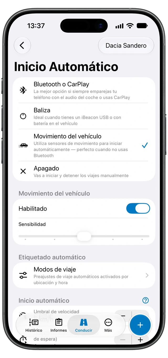 Pantalla de Inicio Automático de Motolog en iPhone con los métodos de detección disponibles y Movimiento del vehículo seleccionado.