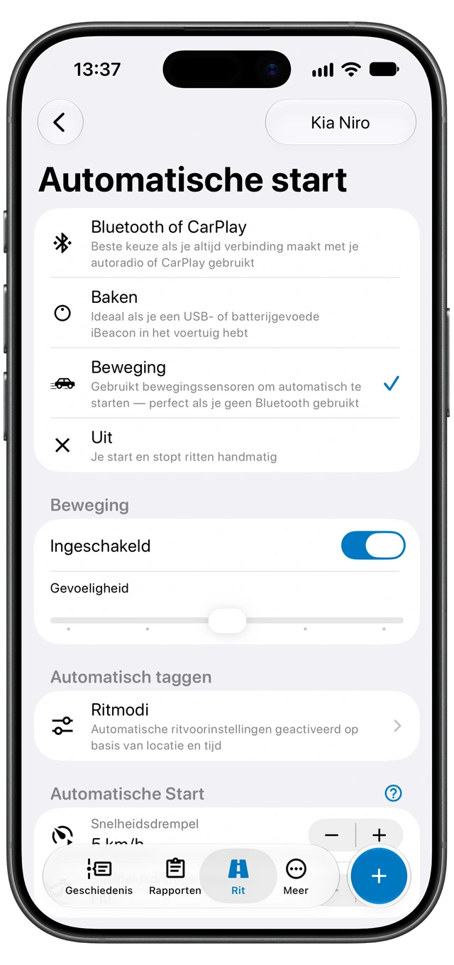 Het scherm Automatische start van Motolog op iPhone met de beschikbare detectiemethoden en Beweging geselecteerd.