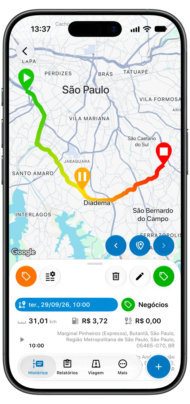 Uma viagem registrada no Motolog com o mapa da rota, a etiqueta Profissional, a distância, a duração e os locais de partida e chegada. (iOS)