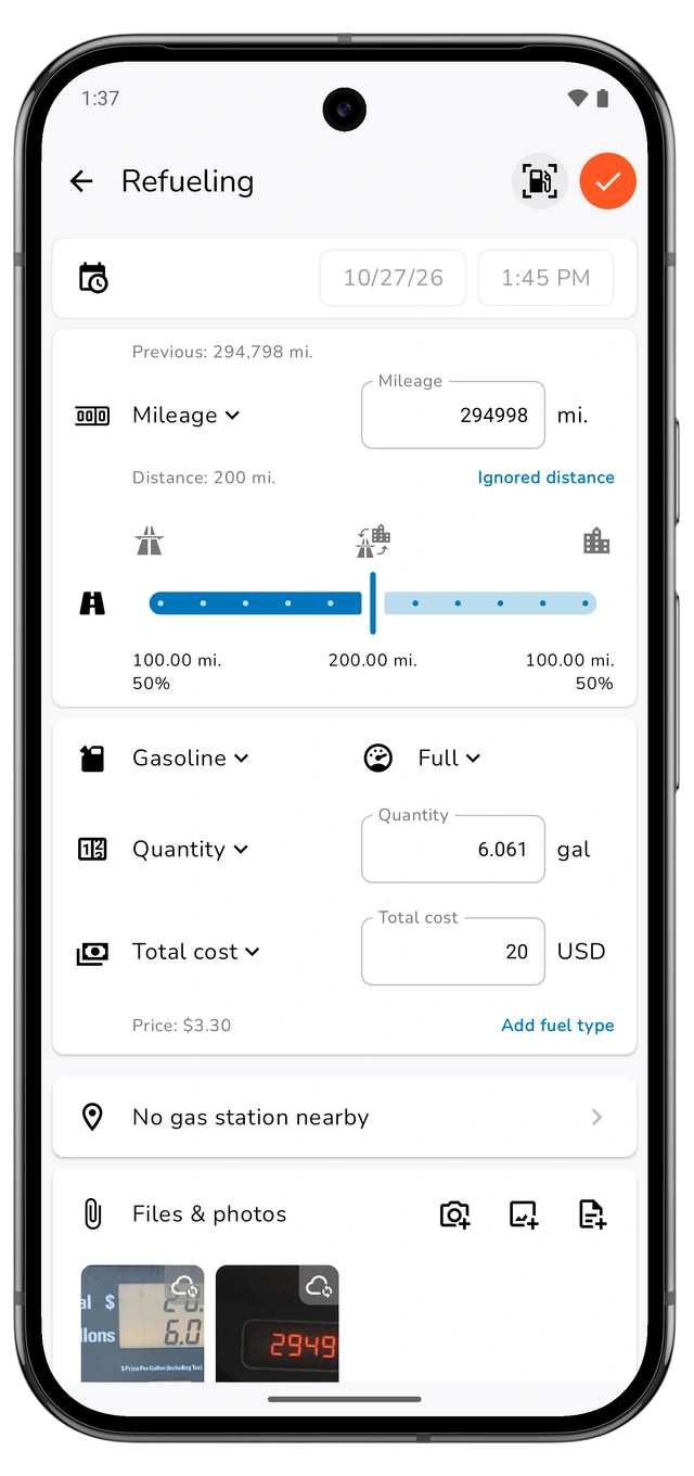 Unsaved refueling draft with mileage, calculated distance, quantity, total cost and fill level. (Android)