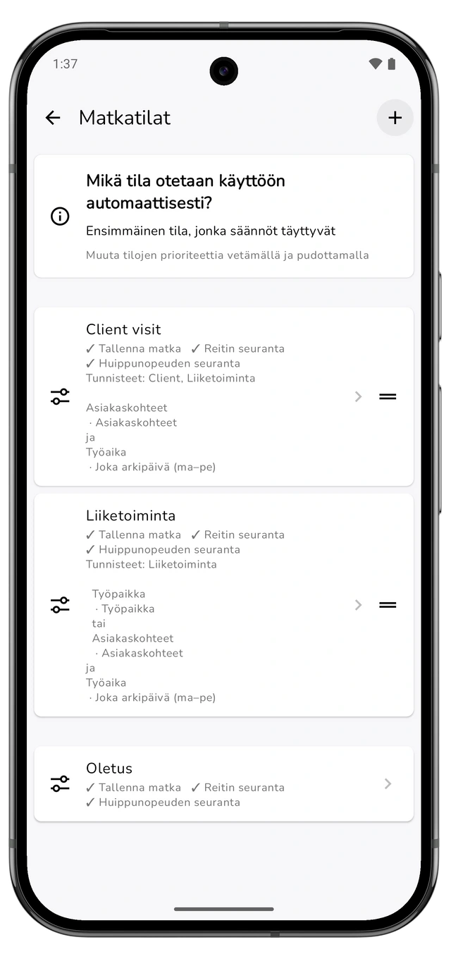Matkatilat, jossa asiakaskäynnin tila on yleisen työajotilan yläpuolella ja järjestämispainikkeet ovat näkyvissä. (Android)